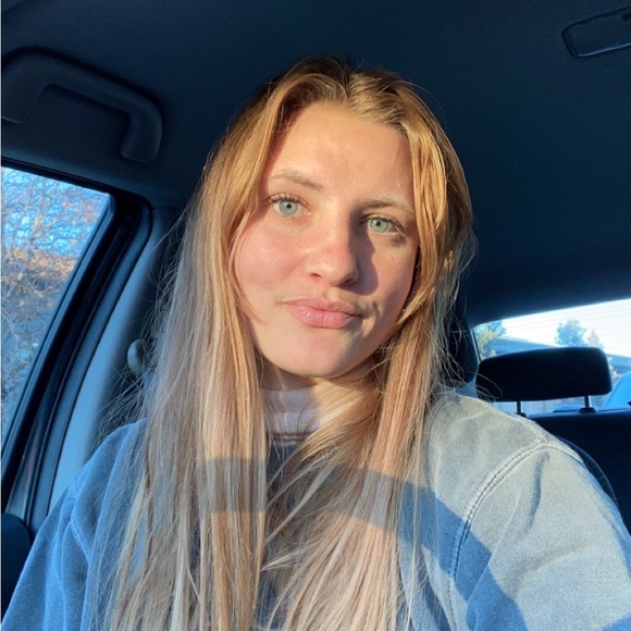 Meet your Posher, Allie - Picture 1 of 1